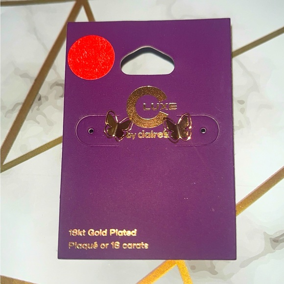 *new* Claire's Luxe Gold Butterfly Studs - Picture 1 of 9